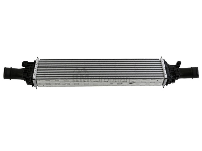 VW-Audi Intercooler Mahle Behr 8K0145805P