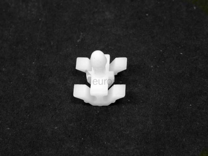 Mercedes Moulding Clip O.E.M. 0059889778