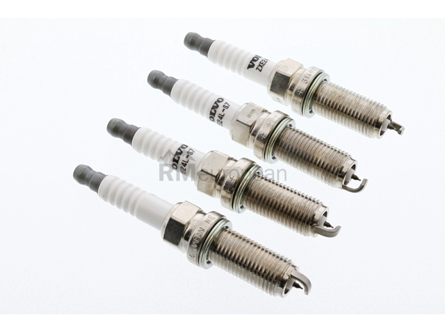 Volvo Spark Plug Kit Genuine Volvo 32290011